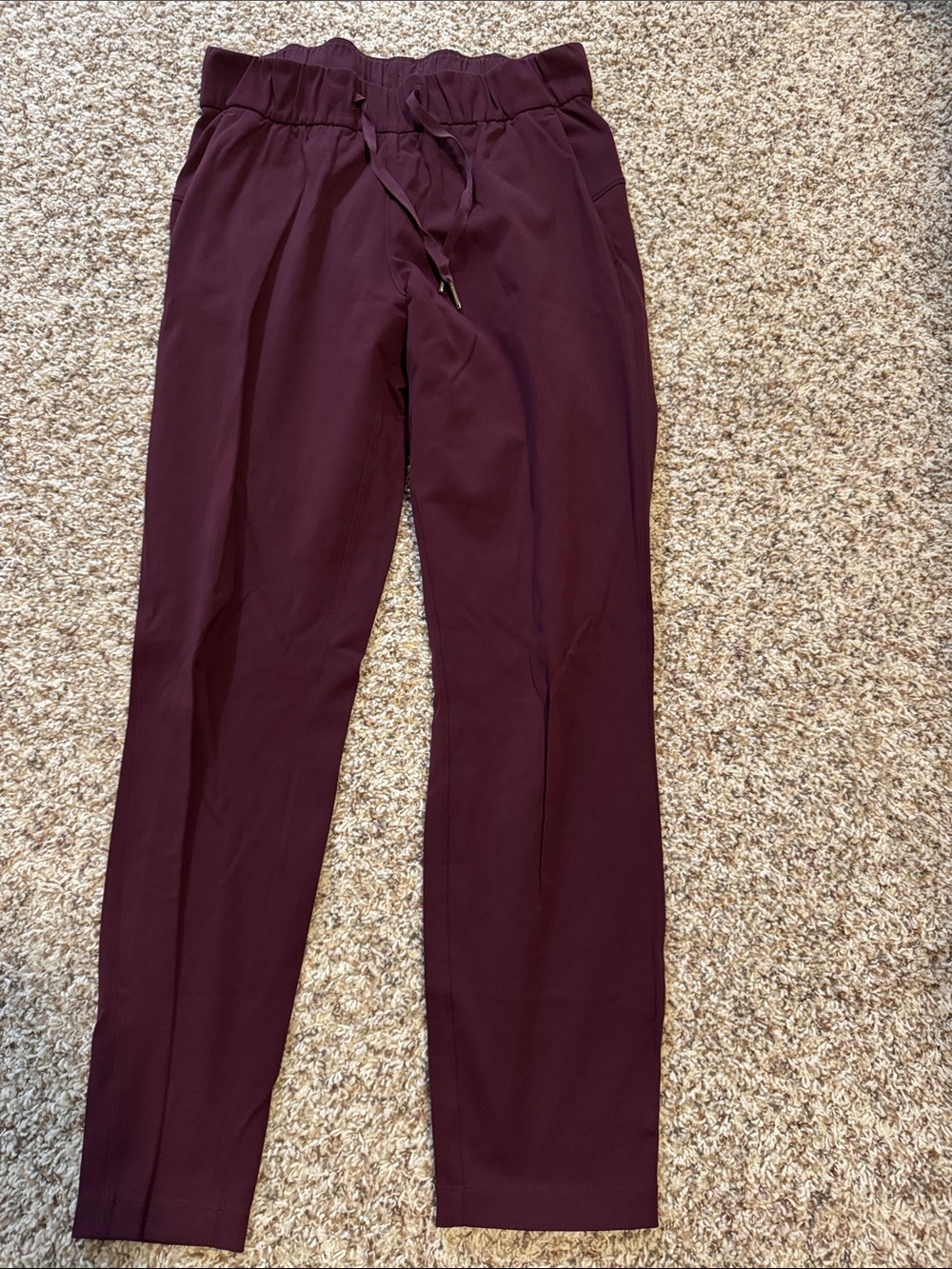 Women’s Drawstring Tapered pants in Deep Burgundy